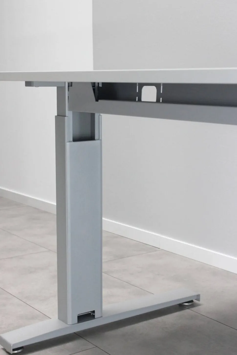 Germania bureau-uitbreiding 4241-583 lichtgrijs, zwart 1130 mm (B) X 600 mm (D) X 870 mm (H)