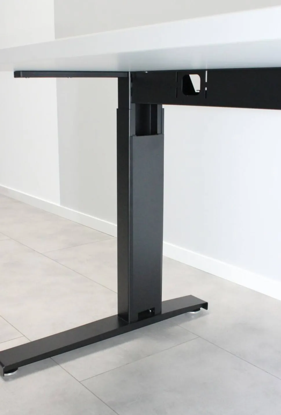 Germania bureau-uitbreiding 4241-581 lichtgrijs, zwart 1130 mm (B) X 600 mm (D) X 870 mm (H)