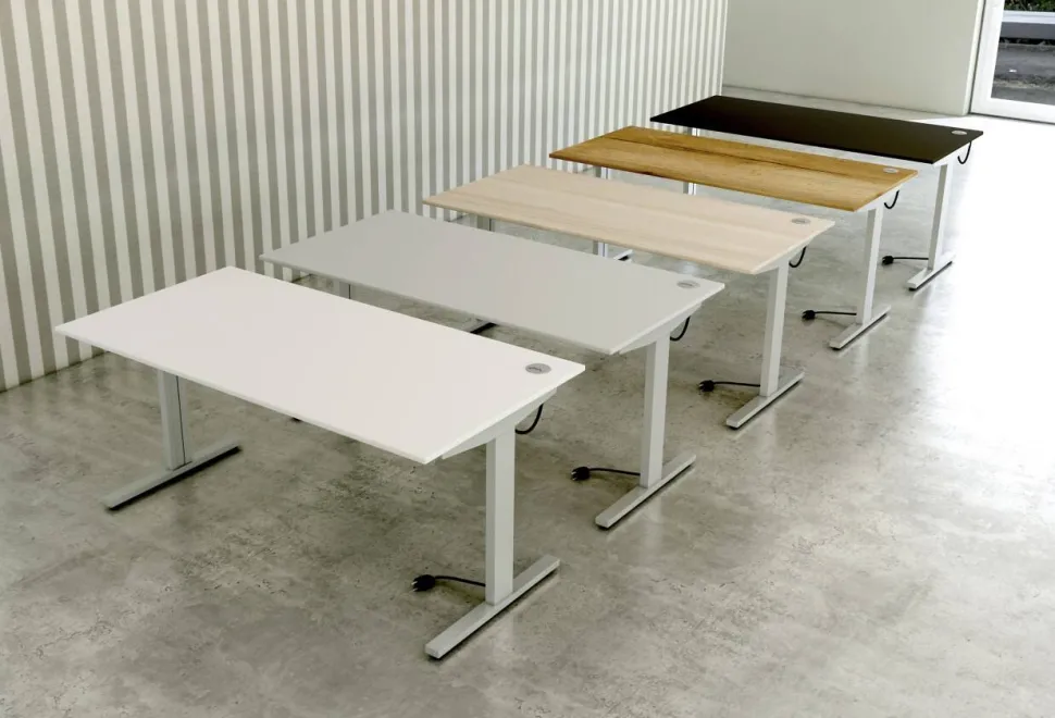 Kerkmann Form 2 Hoekbureau L-vorm Eiken T-Voet 1.600 (B) x 1.800 (D) x 820 (H) mm